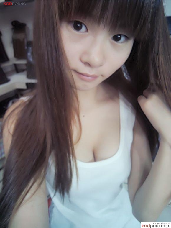หลุดนักศึกษาสาวจีนคนสวยในชุดนางพยาบาลมีsexกับแฟนหนุ่มแถมตั้งกล้องถ่ายคลิปตอนเย็ดด้วย